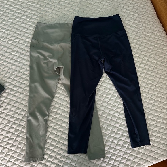 Girlfriend Collective Leggings - Navy and Sage - Picture 3 of 4